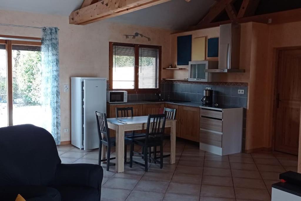 Chalet 2 Chambres En Savoie Pour 1 A 4 Personnes Gerbaix Exterior photo